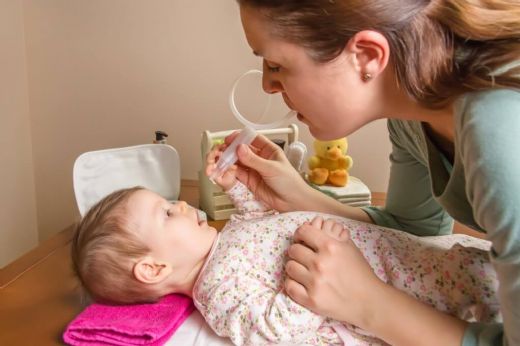 2 Aylık Bebek Burun Akıntısı Belirtileri ve Tedavisi